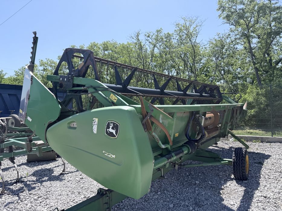 Зернова Жатка John Deere 625R
