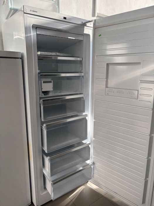 Морозильна камера Bosch GSN54AW40