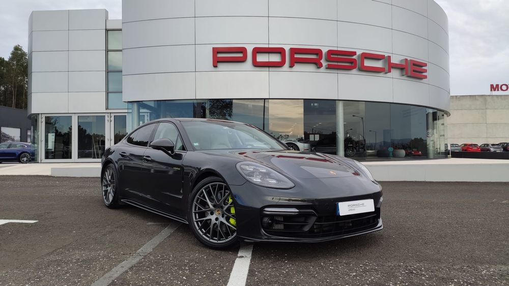 Porsche Panamera 4 E-Hybrid