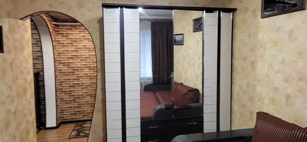 Прощається шафа для речей