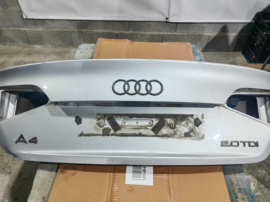 Porta mala Audi A4 B8