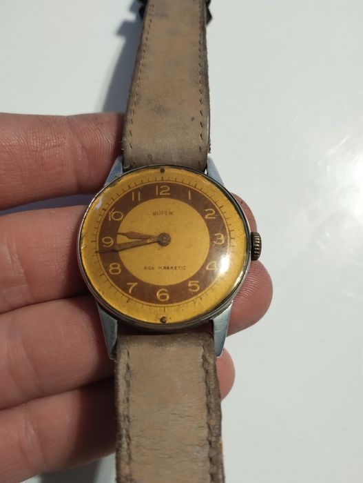 Stary zegarek mechaniczny