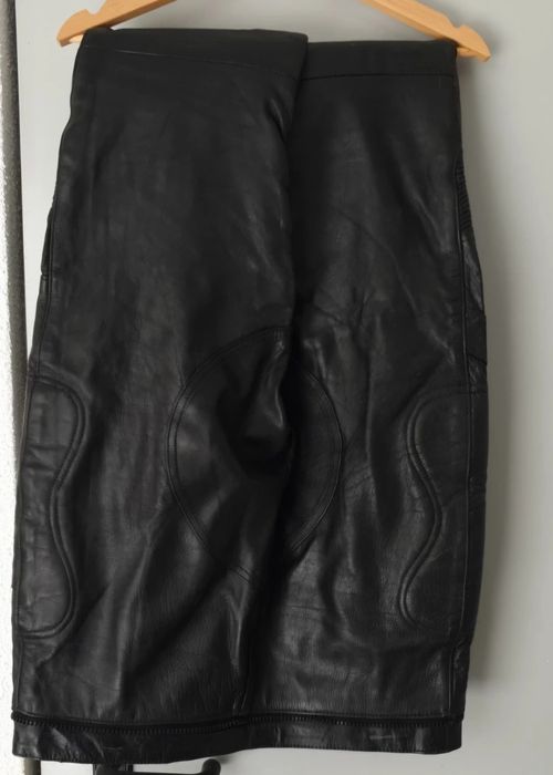 Calças Motard L marca Chriss em couro/pele genuína Motociclista