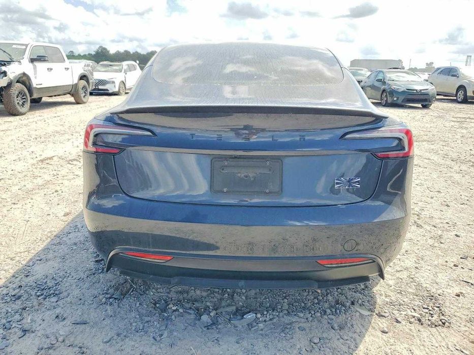 Tesla Model 3 2024