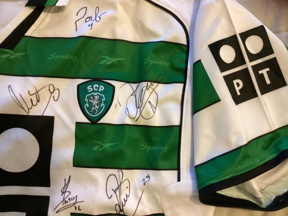 Camisola Oficial Sporting Autografada (17 autógrafos - Plantel Final Taça UEFA) - Época 2004/2005