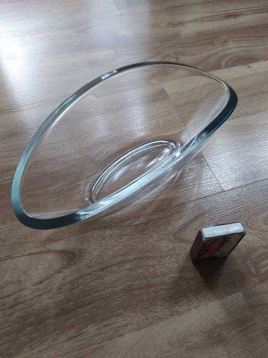 Salaterka z grubego szkła