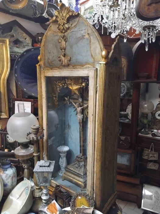 Oratório  séc XVIll policromado