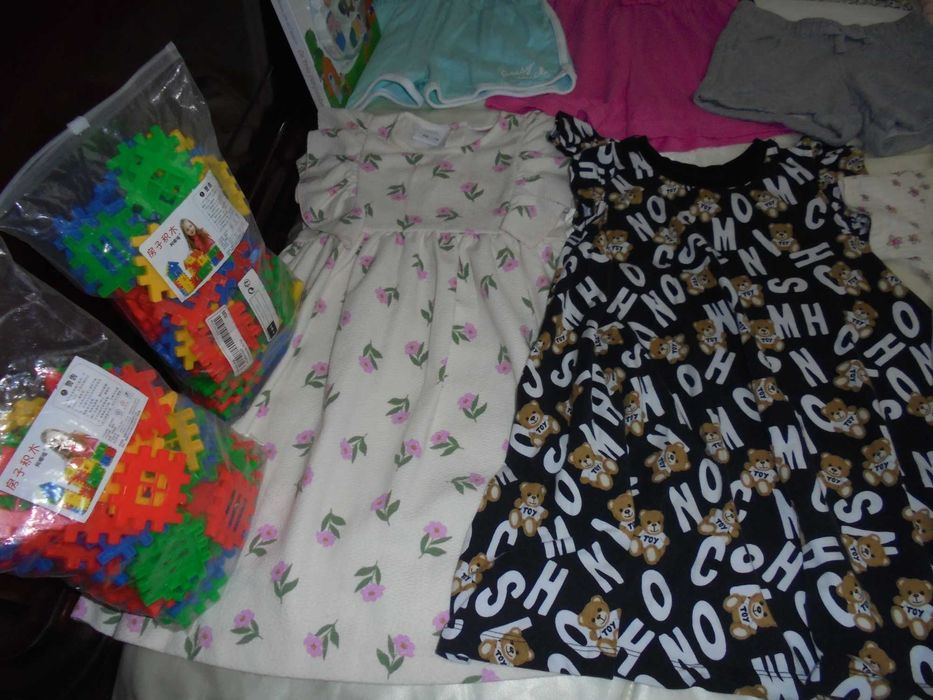 lote de roupa de menina a contorção