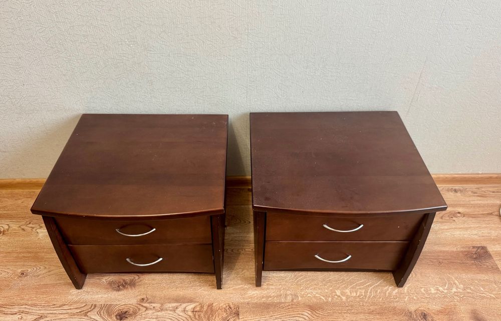 Прикроватные тумбы из дерева комплект