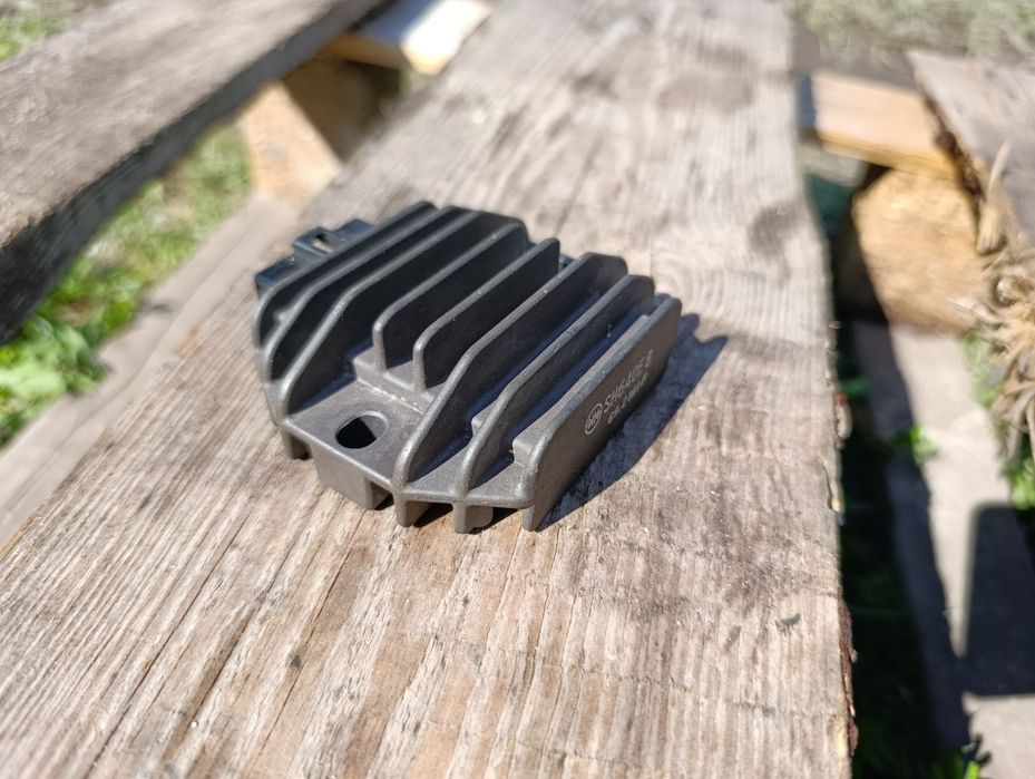 Regulator napięcia 5 PIN Aprilia SX 125 18 – 21 r części silnika A4