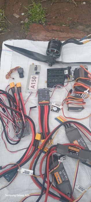 Продам одним лотом комплектующие