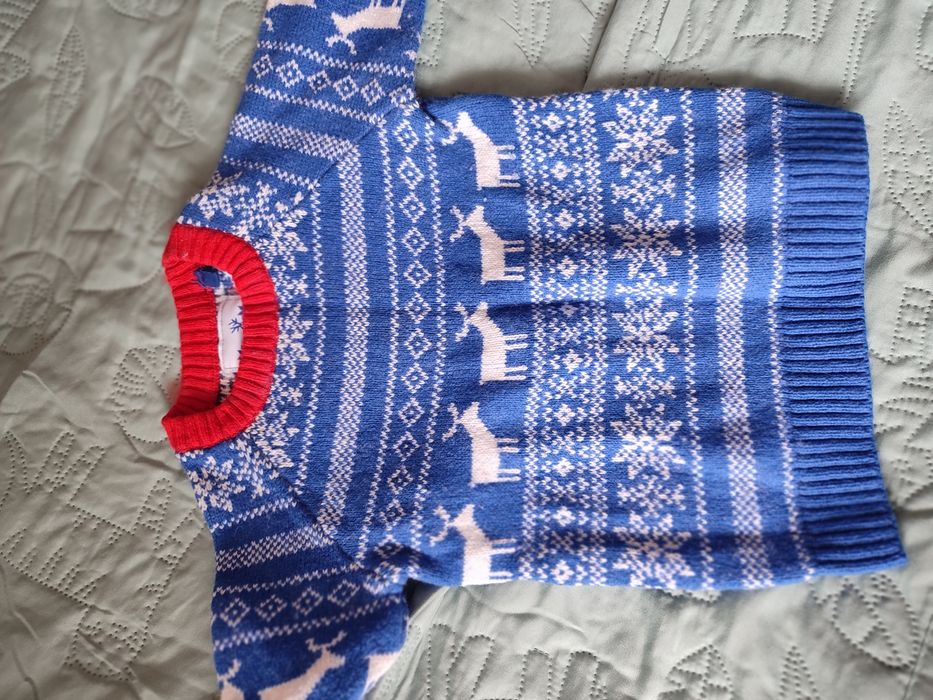 Теплий светрик фірми Tu