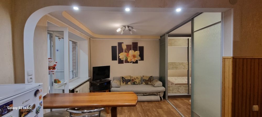 Сучасна однокімнатна квартира в місті Херсон .