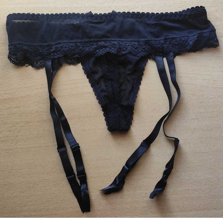 Koronkowe Stringi z Regulowanymi paskami do pończoch XXL