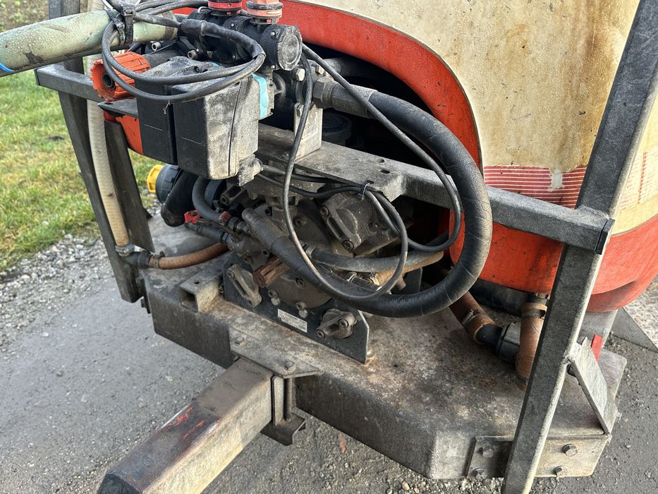 Włoski opryskiwacz Turbomatic SAE dwa wentylatory dwie osie