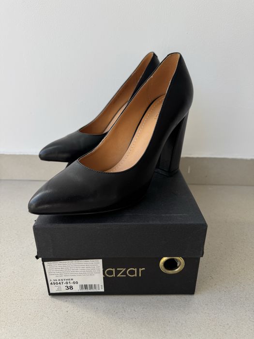 Czarne skórzane czółenka na słupku Kazar rozmiar 38