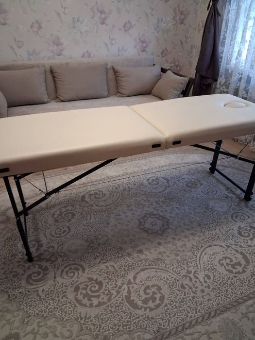 Продаётся новый массажный стол .
