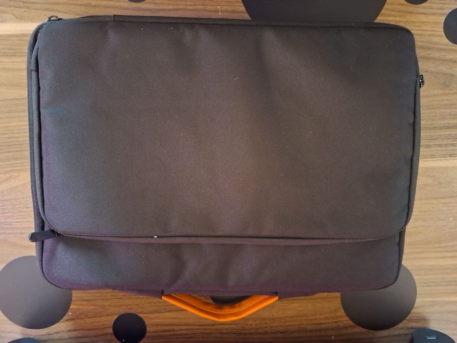 Laptop MacBookPro 16  touchbar + dodatki