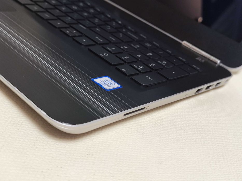 Ноутбук HP Pavilion 15-AU030NR IPS 15.6" 6-Core i7/DDR4 8Gb/256SSD