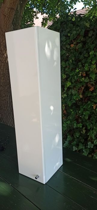 Wisząca szafka łazienkowa, szafka słupek