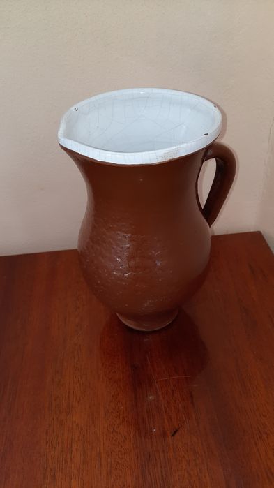 Продам старовинний глиняний глечик. Стан на фото.
Дивіться також інші