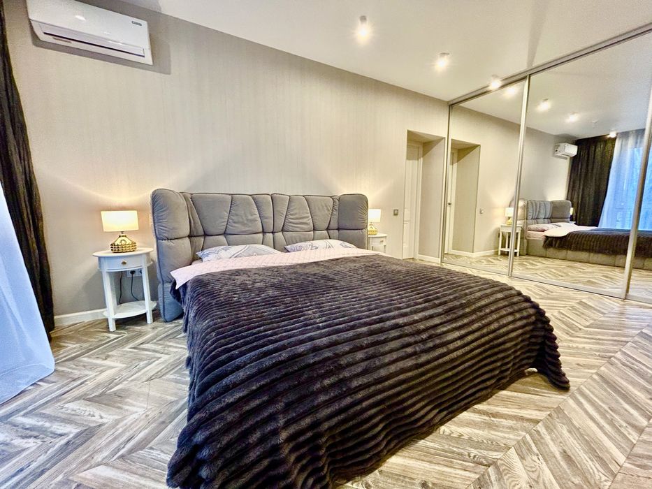 Квартира посуточно подобово новострой Люкс Центр Зоопарк Смарт Тв