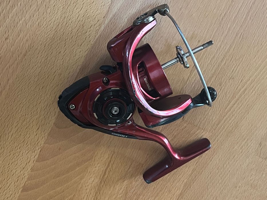 Carreto pesca daiwa BGRR LT 5000D-CXH-ARK Boia pião chumbadinha mar vermelho