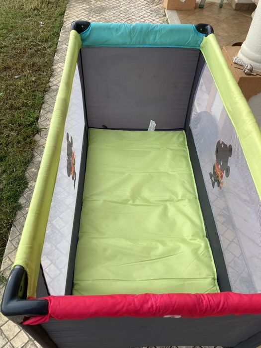 Cama de viagem para bebes em bom estado