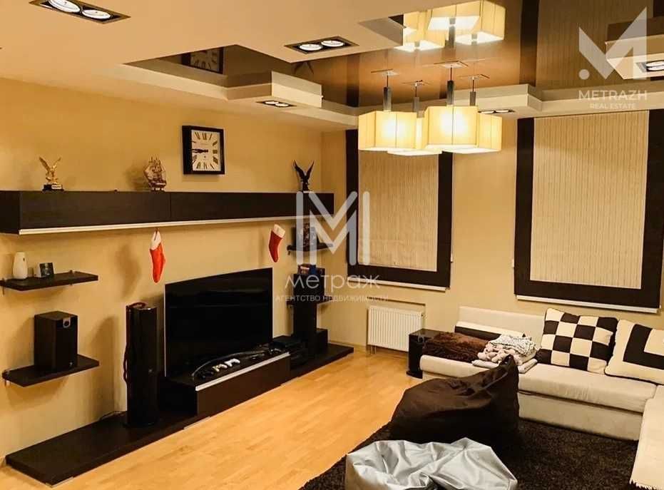 Вау в продаже Пентхаус 210 м² у метро Защитников Украины — 5 комнат, 2 уровня