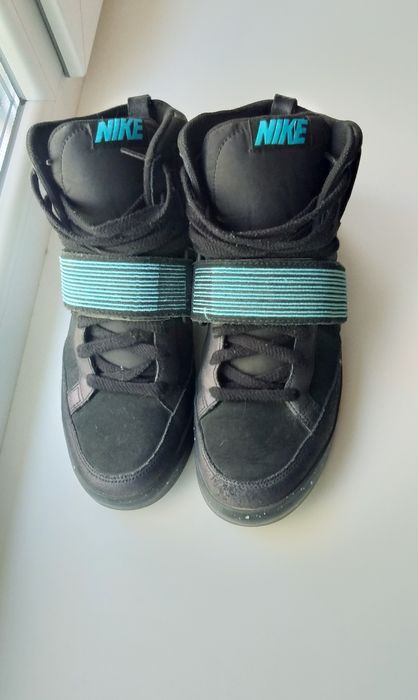 Кроссовки Nike 43 размер оригинал