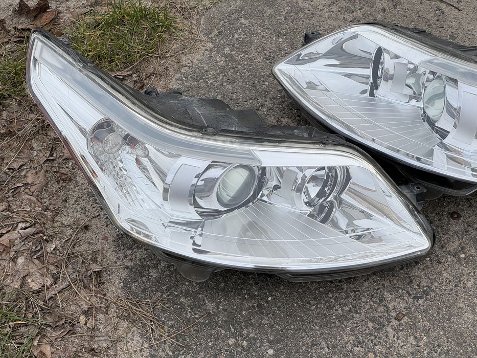 Lampy przednie Citroen C4 xenon skrętny KOMPLET europa ladne cale