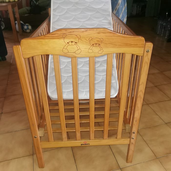 Cama de bebé + colchão