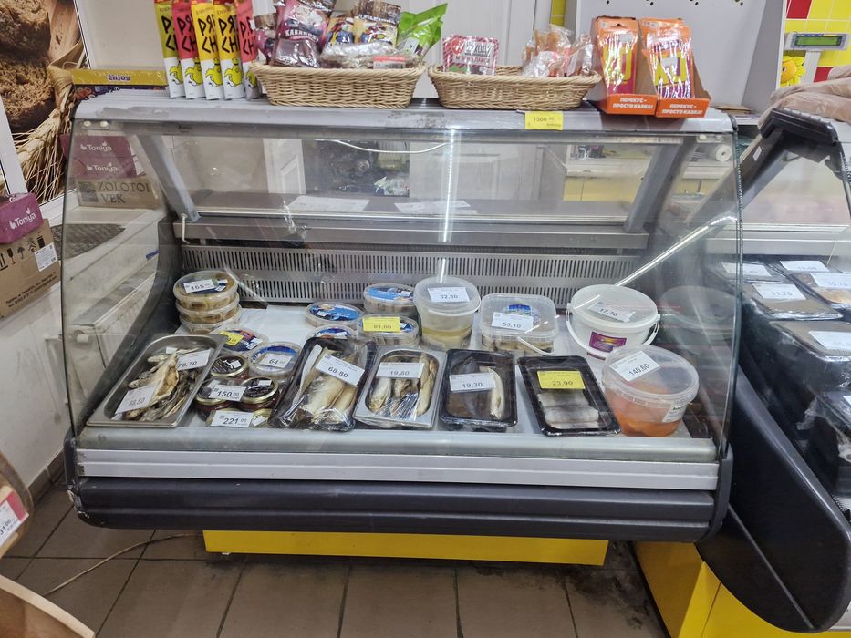 Продам вітрини холодильні
