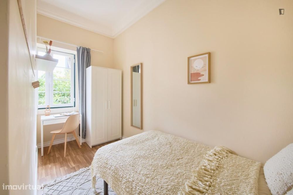 Quarto - localizado em Alameda Lisbon