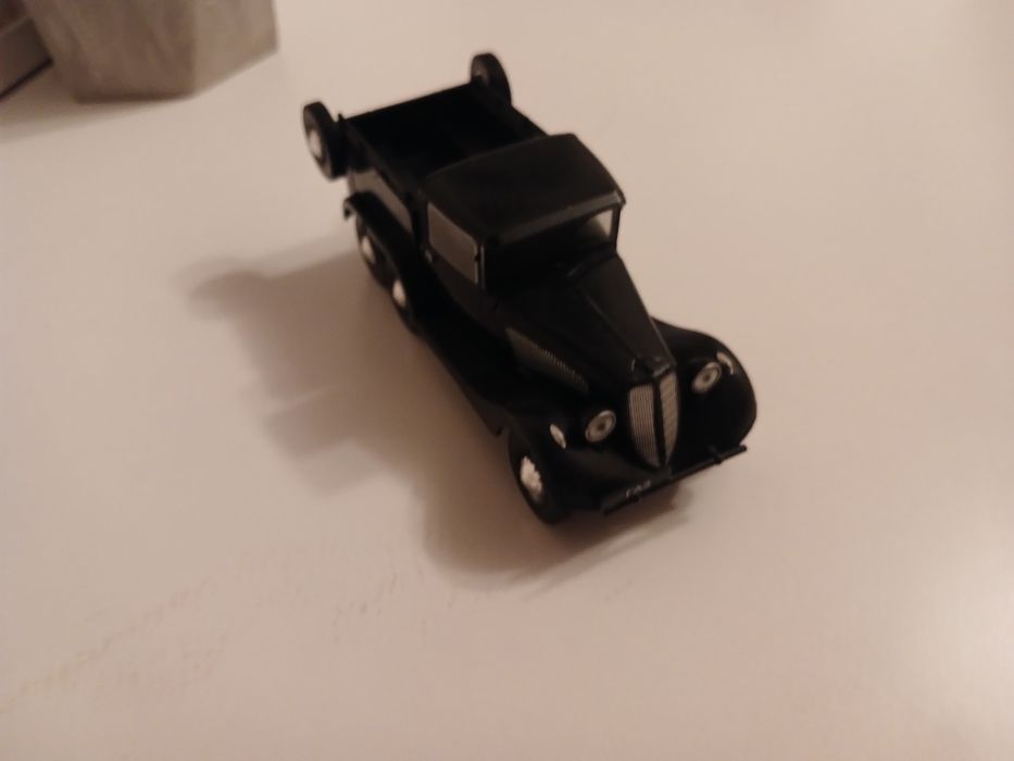 Колекційна машинка ГАЗ-21 випуск 117 Автолегенди СРСР