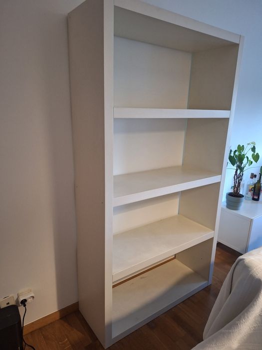Vende se estante IKea em bom estado!