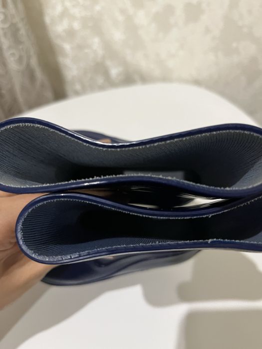 Гумові чоботи та кросівки