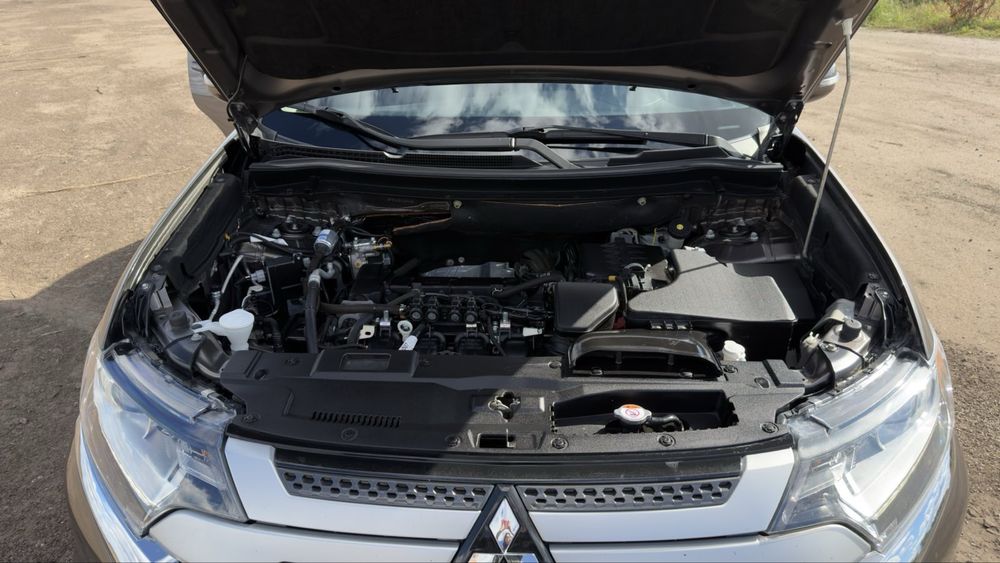 MITSUBISHI Outlander 2019