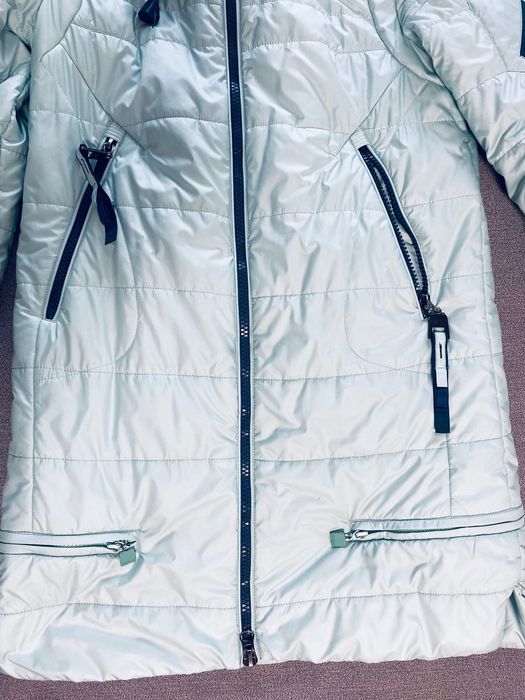 Демісезонне жіноче пальто мало вживане