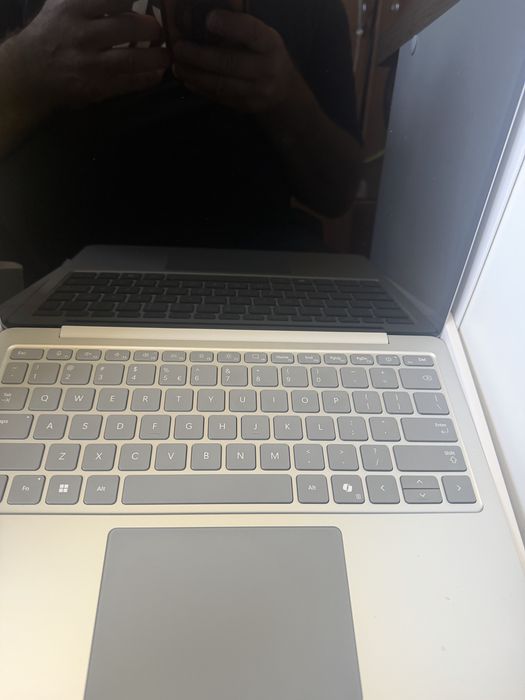 Laptop Microsoft surface  copilot +pc 13’