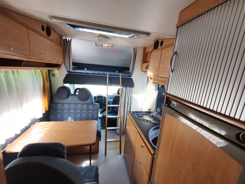 Autocaravana com A/C  2.8 6lugares de livrete