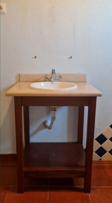 Lavatório casa de banho