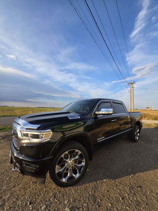 Ram 1500  Limited 5,7 hemi  v8 2019г