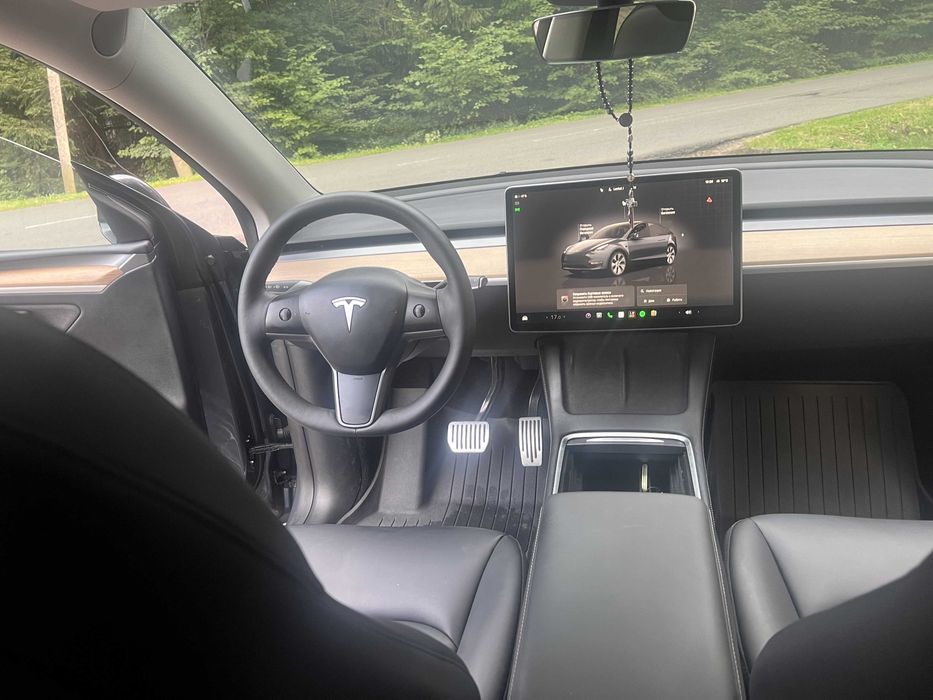Tesla Model Y 2023р 12місяць