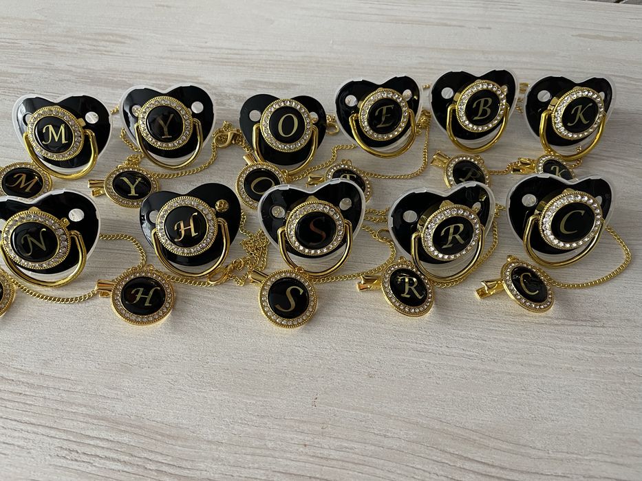 Новогодняя акция! 1+1=3! Соска в стразах с держателем!