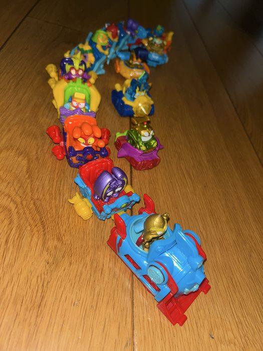 Super zings pociag pojazdy figurki