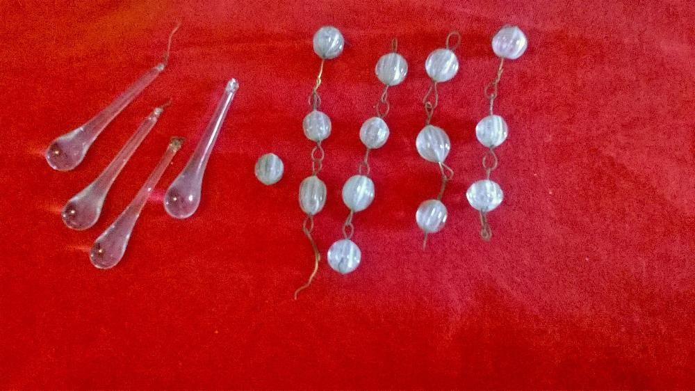 Pratos, pingentes e bolas em vidro para candeeiros vintage