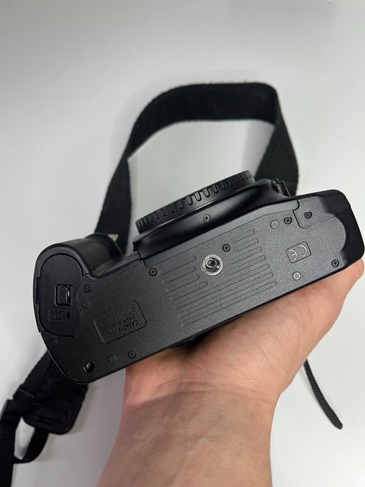 Canon EOS 33 / Elan 7 35mm Film Camera / Made in Japan / Boxed