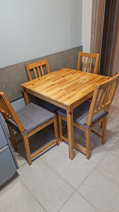 Stół drewniany Ikea