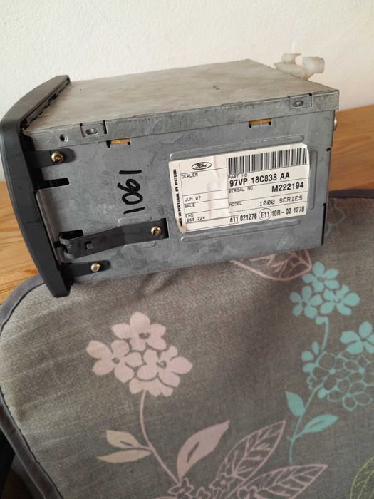 Radiomagnetofon do samochodu.